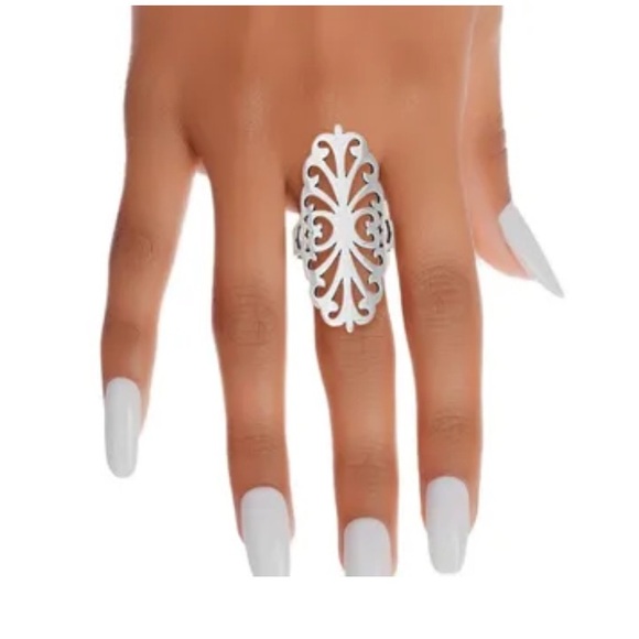 Elegant Gold Filigree Ring - Picture 1 of 3